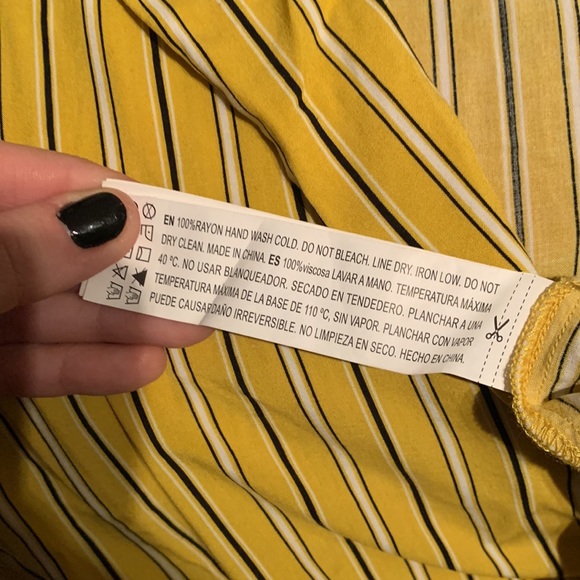 ⭐️HOST PICK⭐️ [M]👚F21 striped button up shirt - Picture 7 of 7